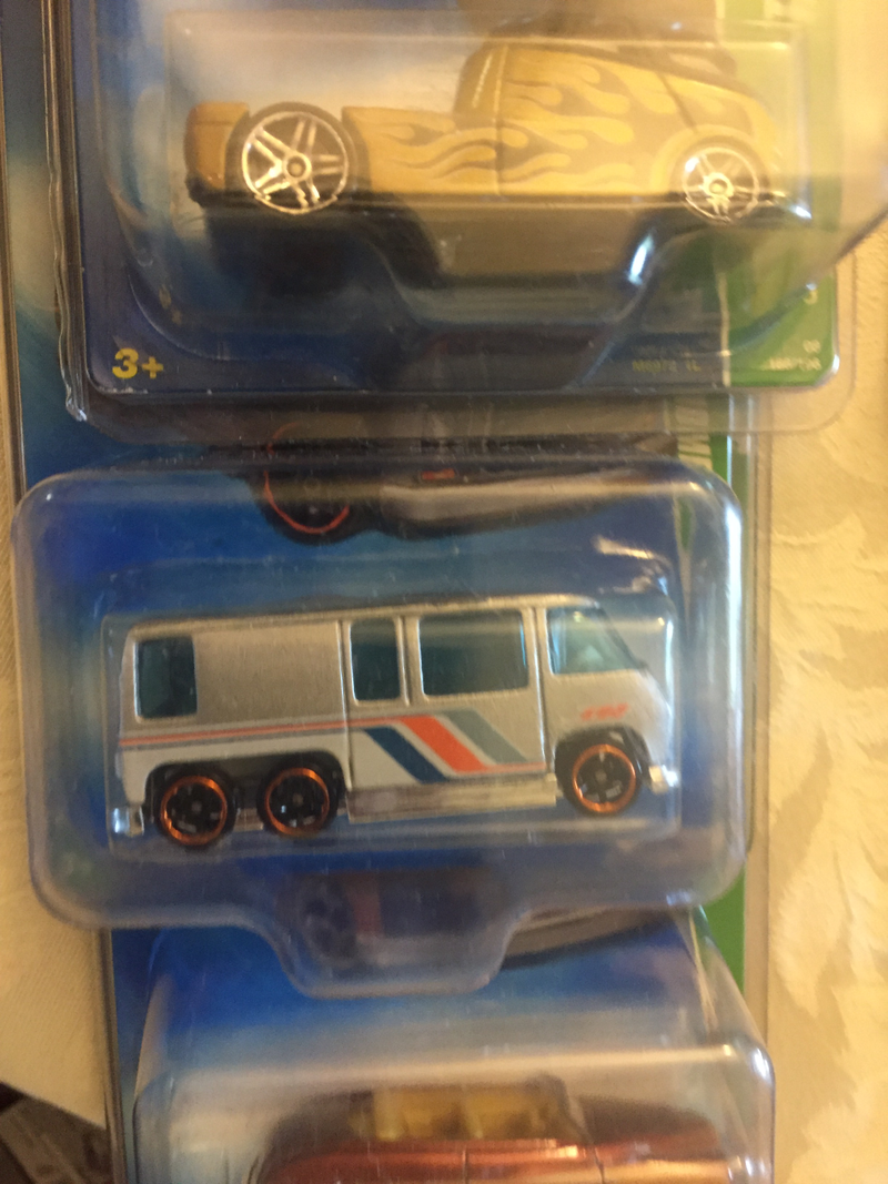 Illustration for article titled Colossal Die-Cast Collection - Box 67 - Whattaya Know, Hot Wheels!